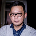 老师她亲自教我做爰